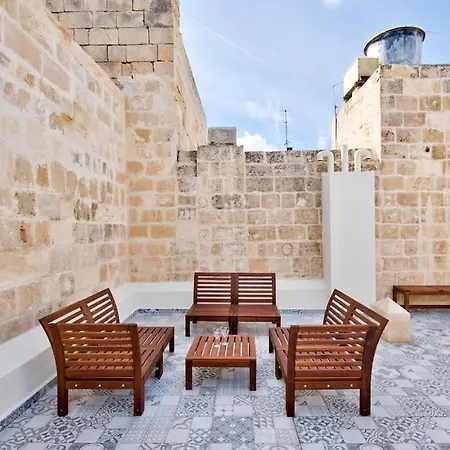Vallettastay Old 7 Appartement *