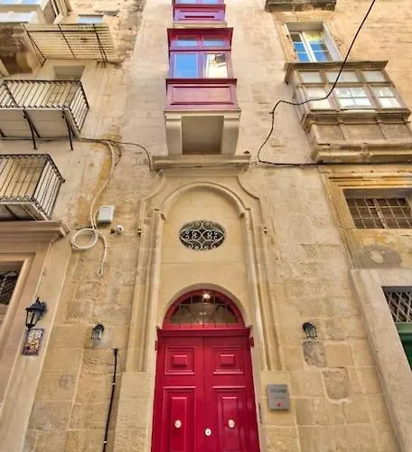 Old 7 By Vallettastay Apartment