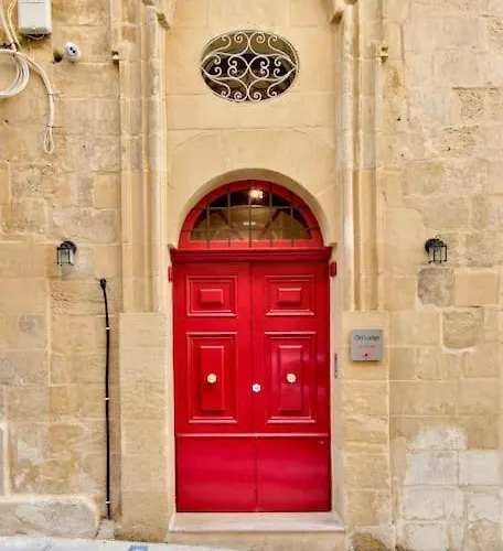 Apartment Old 7 By Vallettastay