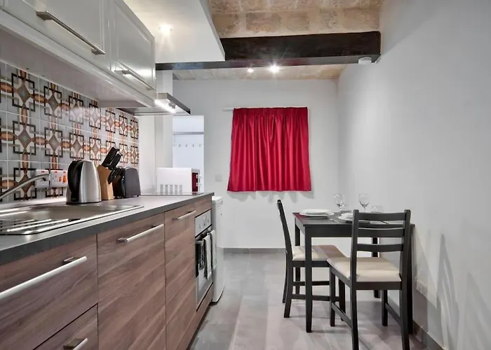 Old 7 By Vallettastay Apartament *