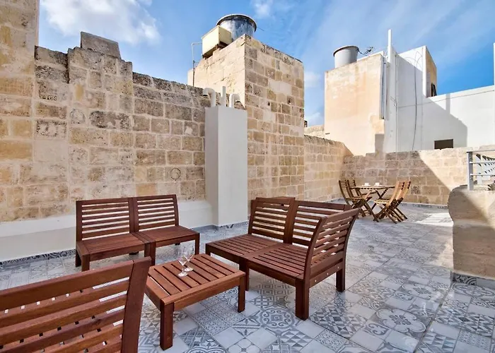 Old 7 By Vallettastay La Valletta