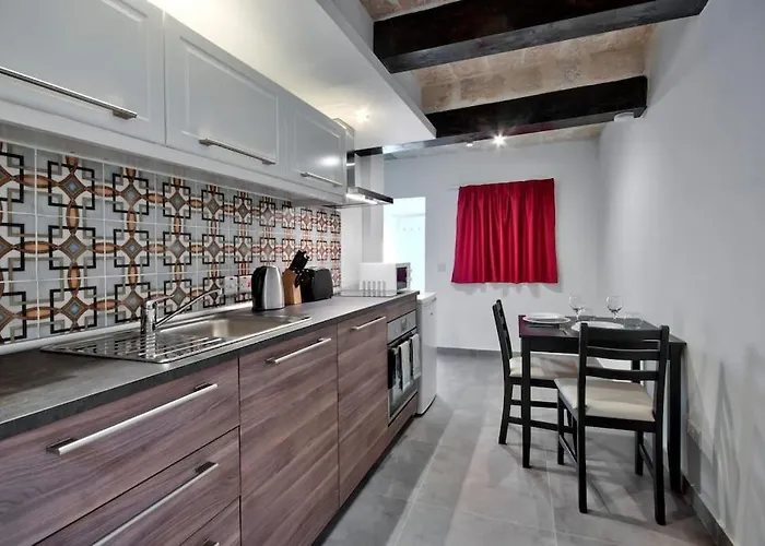 Old 7 By Vallettastay La Valletta