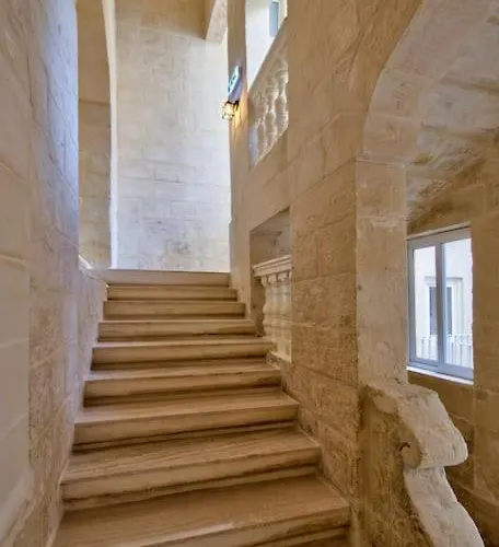 Old 7 By Vallettastay Apartament *